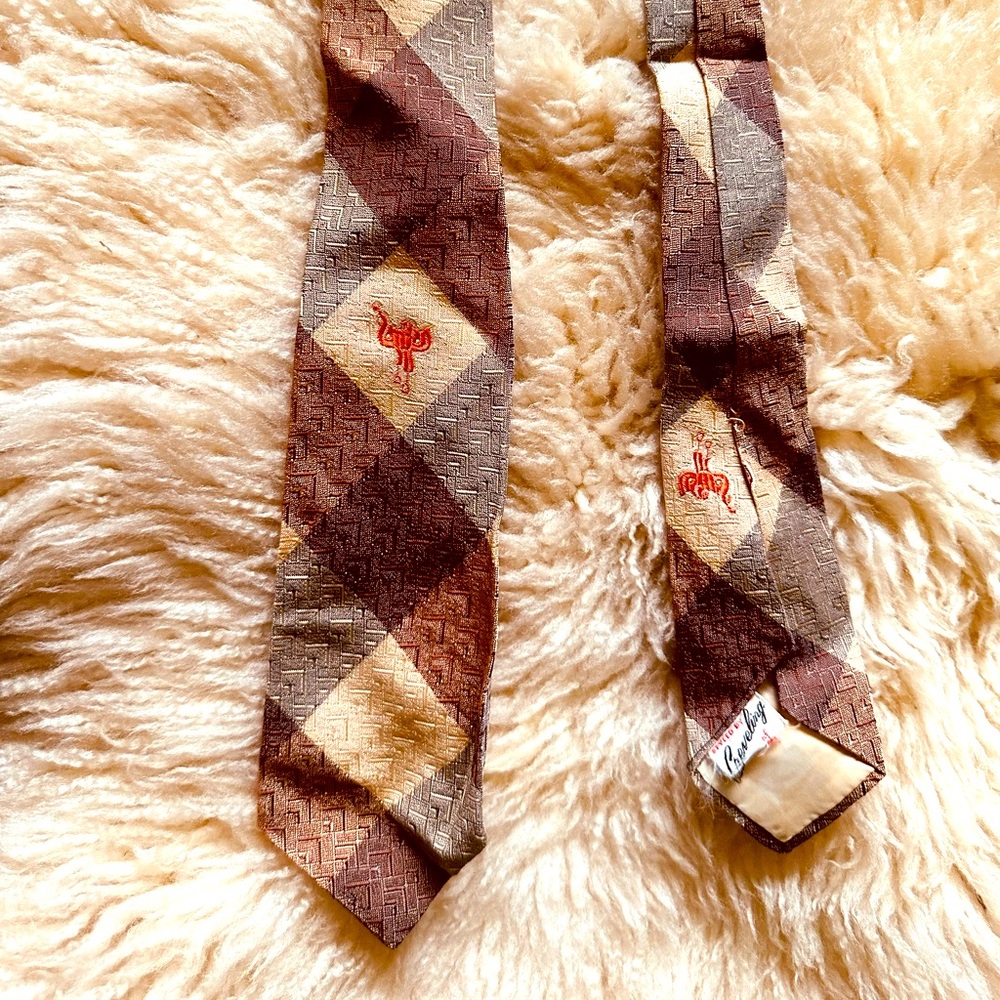 Vintage Western Tie with horse & saddle, cowboy, ranch style, Yellowstone, farm